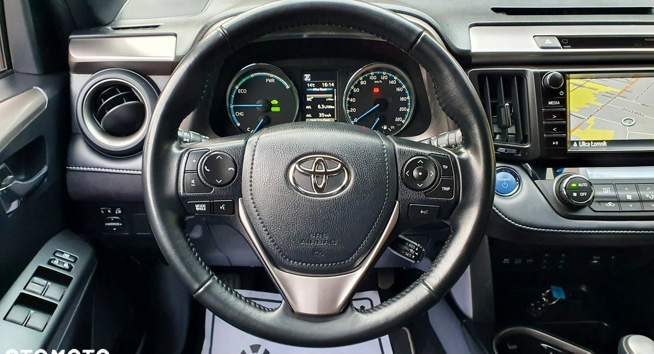 Toyota RAV4 cena 119900 przebieg: 72079, rok produkcji 2018 z Sulejówek małe 781